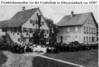 2008 1930vor Fronleichnam vor der Uraltschule Schw.klein